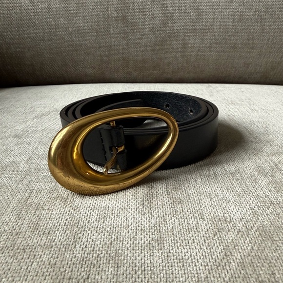 Aritzia Black Belt with Gold Brass Buckle sz MEDIUM - Picture 2 of 5